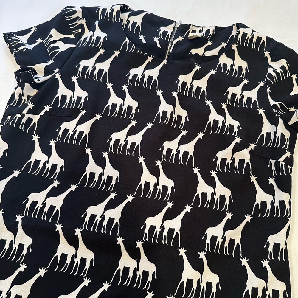 Anthropologie ๐ฆ๐ฆ Seen Worn Kept Giraffe Shift Dress Medium - Picture 5 of 7